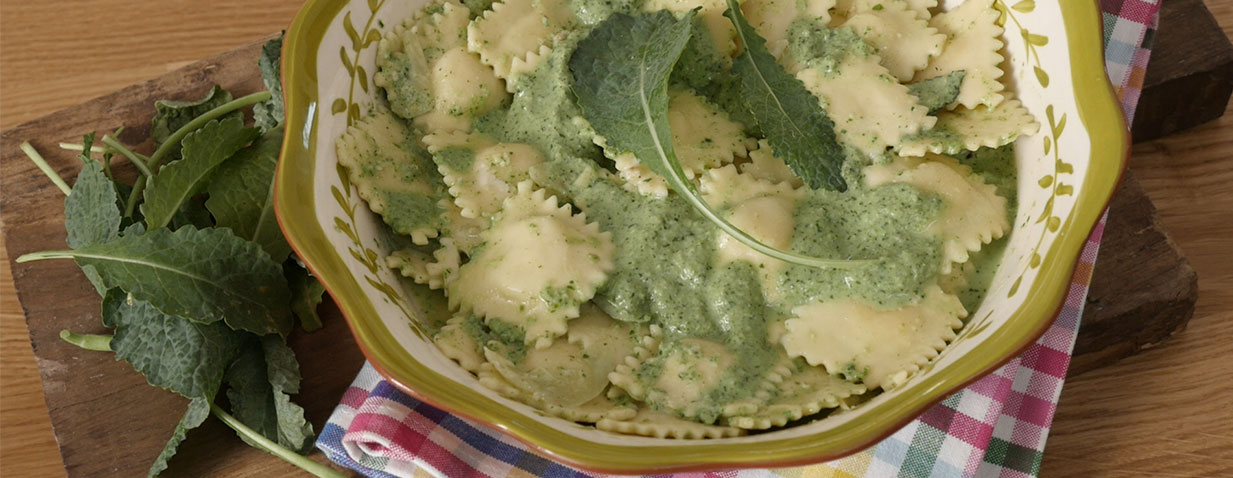 רביולי גבינות ברוטב ירוק