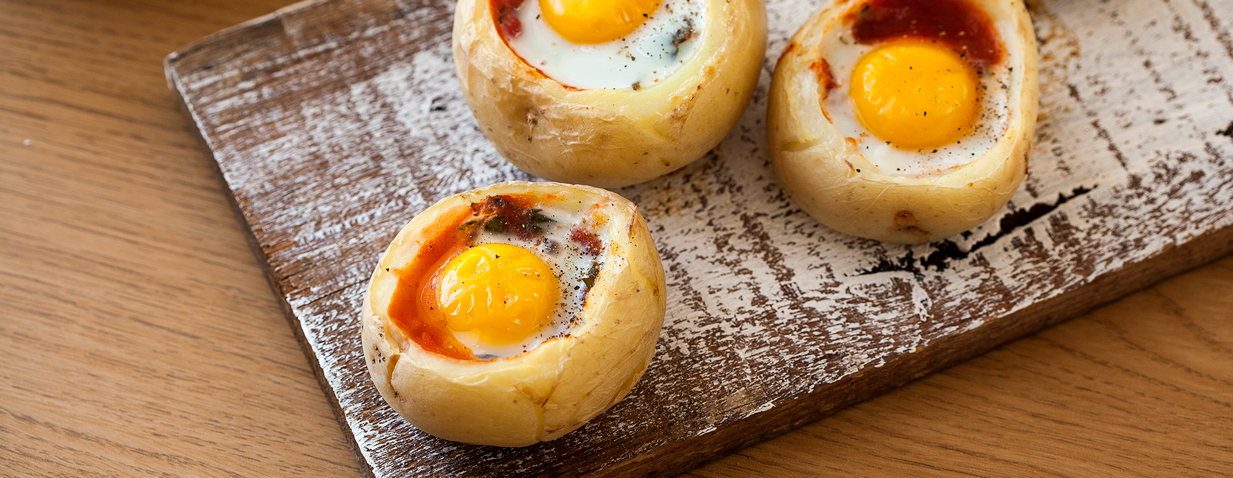 סירות תפוחי אדמה במילוי שקשוקה עגבניות ותרד