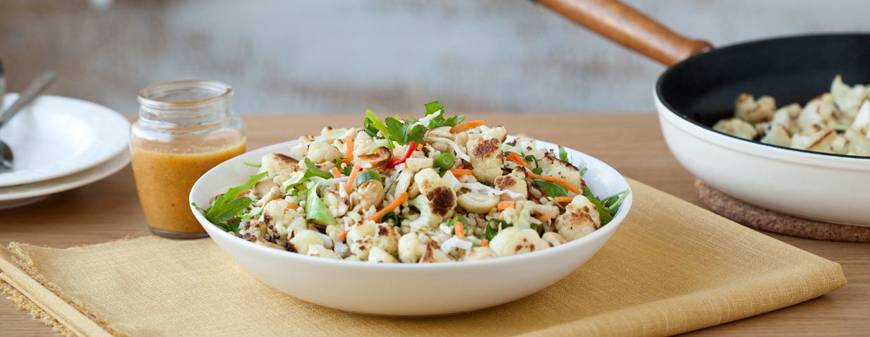 סלט בורגול עם כרוביות צלויות, גזר וקשיו ברוטב תפוזים וחרדל