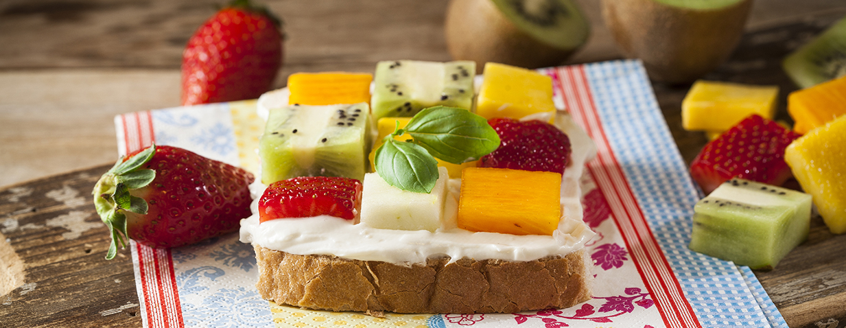 סנדביץ' פירות קובייה הונגרית