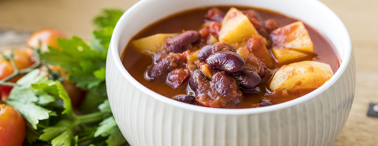 מרק שעועית ותפוחי אדמה קל להכנה