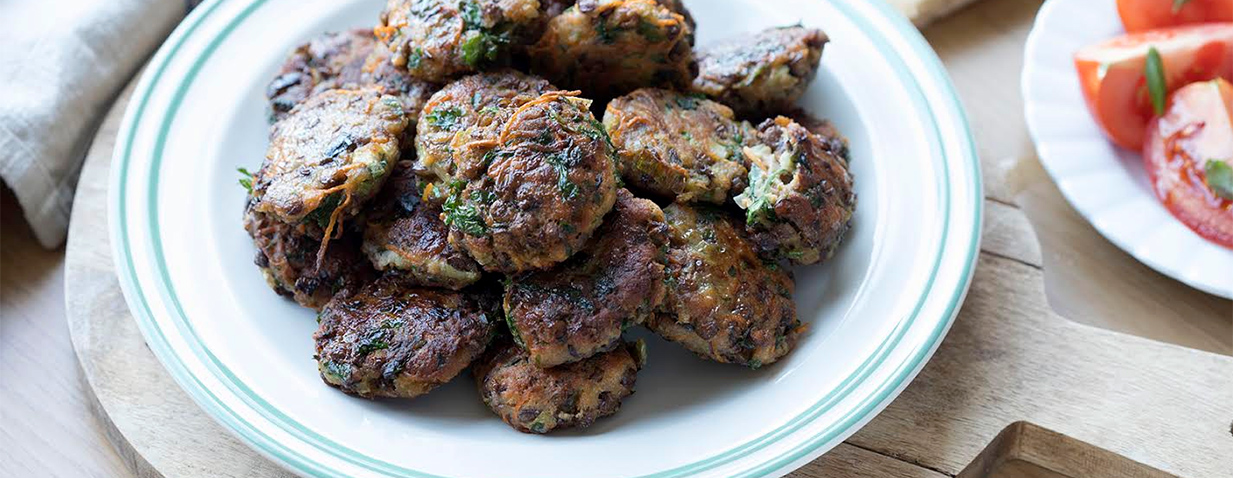 קציצות עדשים עם כרישה וגזר