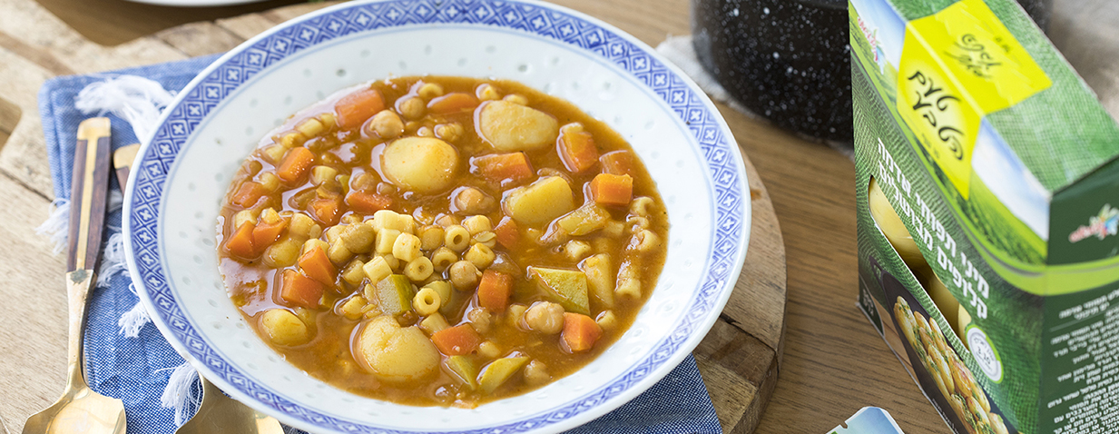 מרק מינסטרונה עם ירקות ואטריות