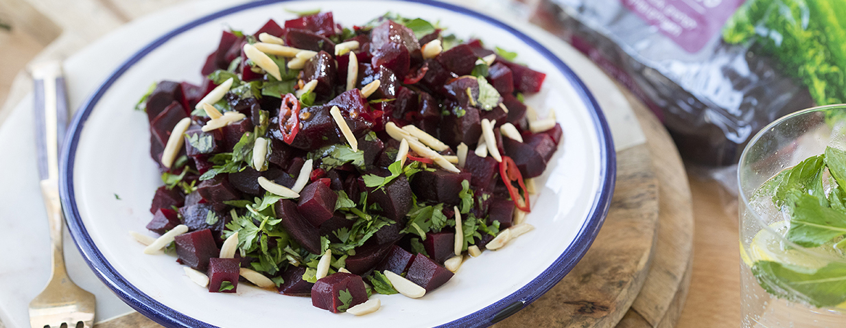 סלט סלק ועשבי תיבול ברוטב סילאן ולימון