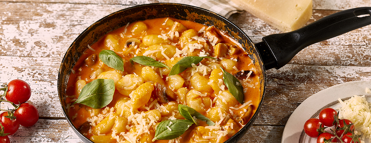 ניוקי ברוטב רוזה ופטריות