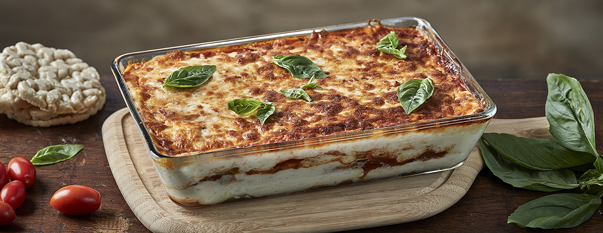 לזניה 'הפריכיות הטעימות' עם גבינות ורוטב עגבניות